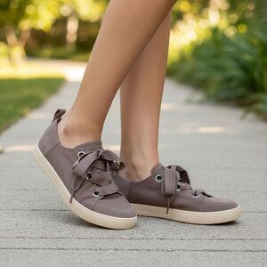 Koolaburra By Ugg Womens 8.5 Sneakers Shoes Ribbon Laces Brown Canvas Low Top